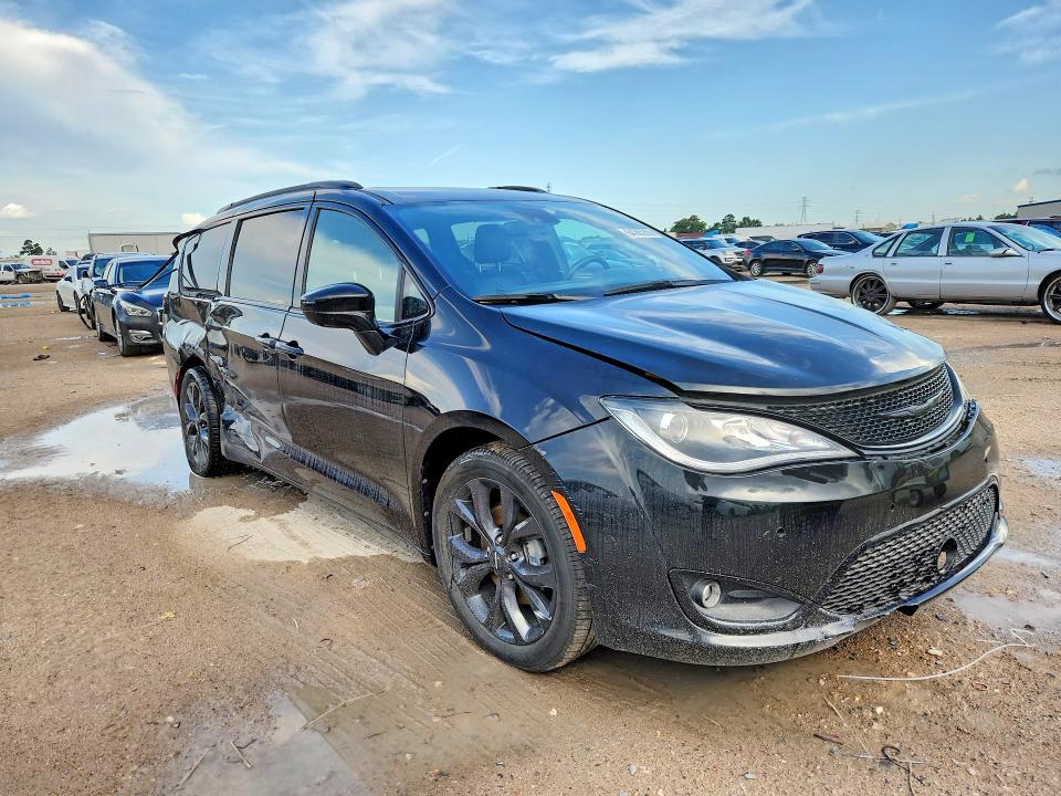 Продажа на аукционе авто 2020 Chrysler Pacifica, vin: 2C4RC1BG3LR111697, номер лота: 64385266
