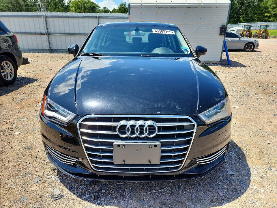 Продажа на аукционе авто 2015 Audi A3, vin: WAUACGFF4F1012538, номер лота: 65565706