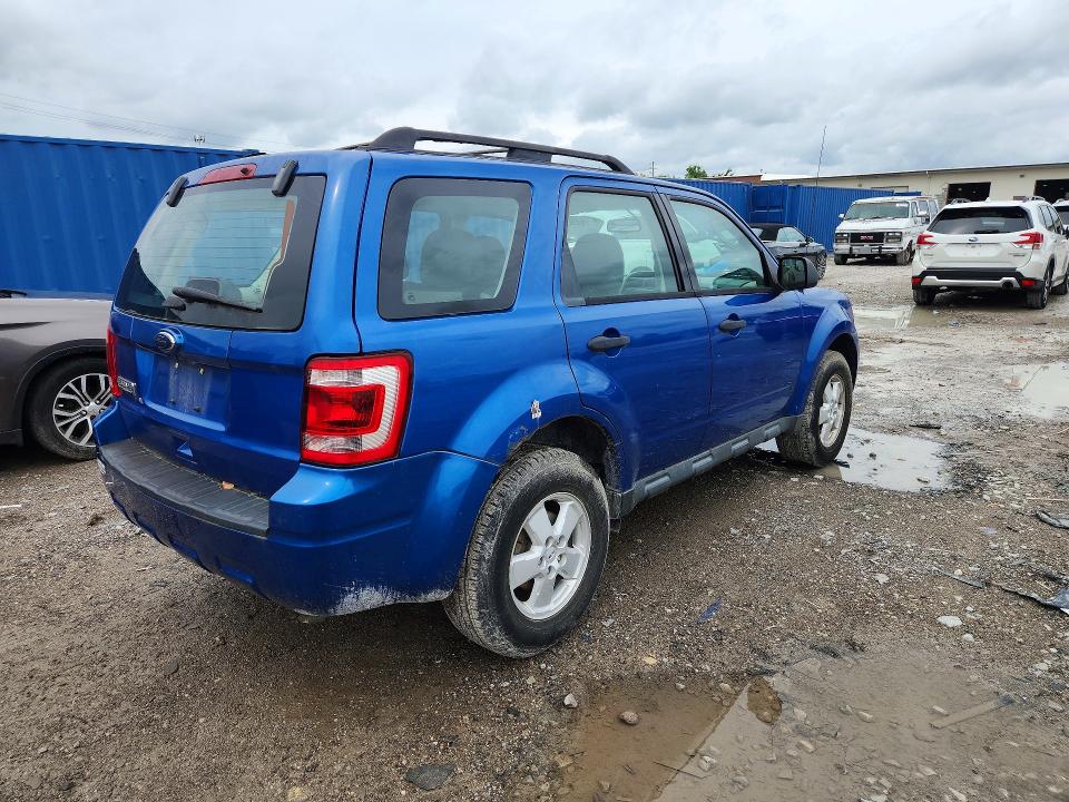 2012 Ford Escape მანქანა იყიდება აუქციონზე, vin: 1FMCU0C78CKB29215, აუქციონის ნომერი: 64902706