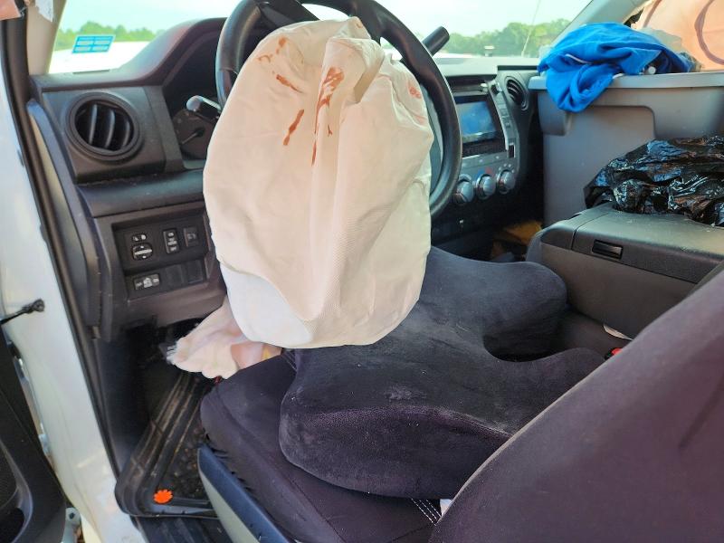 63442236 :رقم المزاد ، 5TFPW5F14FX449319 vin ، 2015 Toyota Tundra مزاد بيع