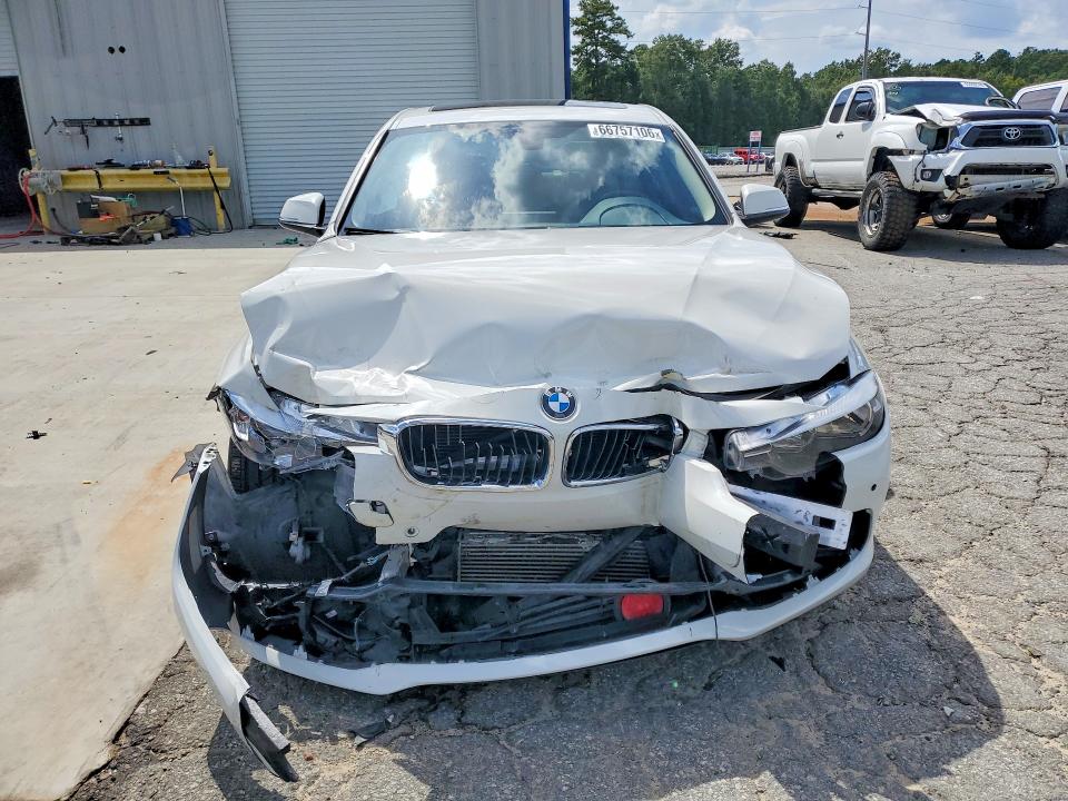 2017 Bmw 320 მანქანა იყიდება აუქციონზე, vin: WBA8E1G35HNU18592, აუქციონის ნომერი: 66757106