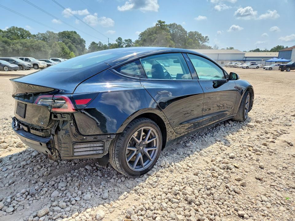 2022 Tesla Model 3 მანქანა იყიდება აუქციონზე, vin: 5YJ3E1EA2NF370218, აუქციონის ნომერი: 63561496