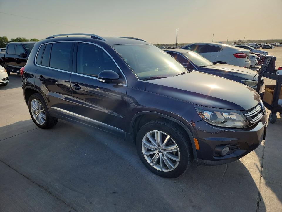 2016 Volkswagen Tiguan მანქანა იყიდება აუქციონზე, vin: WVGAV7AX3GW596329, აუქციონის ნომერი: 63259626