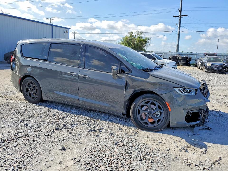 Продаж на аукціоні авто 2022 Chrysler Pacifica, vin: 2C4RC1L74NR139588, номер лоту: 64941316