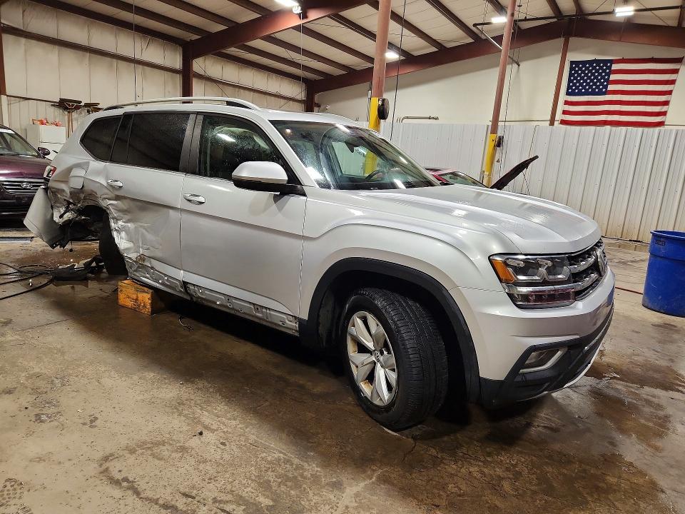 64614696 :رقم المزاد ، 1V2MR2CA4JC502158 vin ، 2018 Volkswagen Atlas مزاد بيع