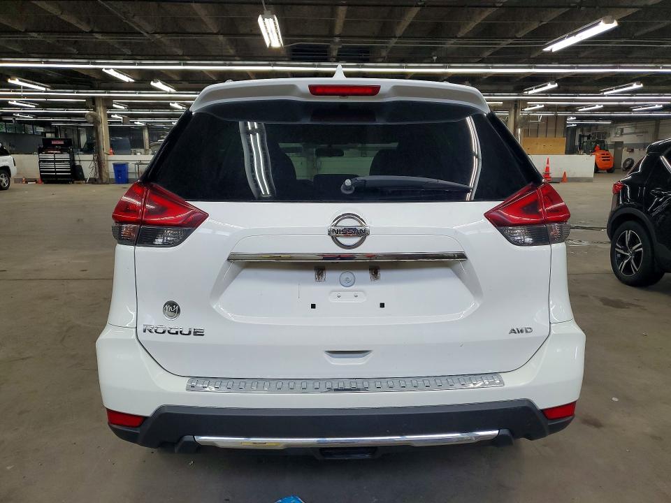 62690066 :رقم المزاد ، 5N1AT2MV1JC810780 vin ، 2018 Nissan Rogue مزاد بيع