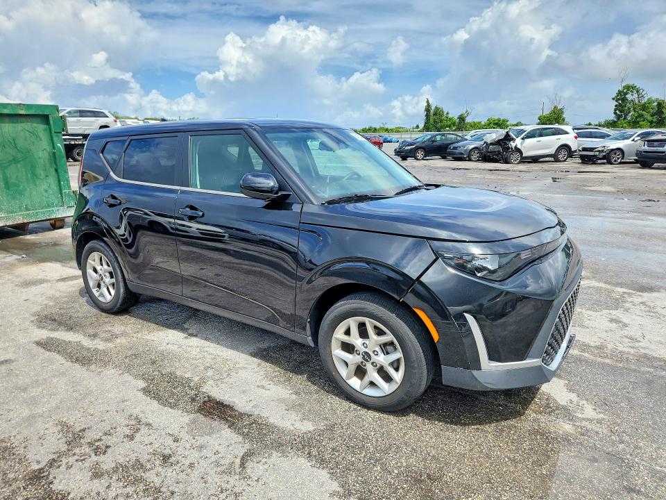 2023 Kia Soul მანქანა იყიდება აუქციონზე, vin: KNDJ23AU3P7874863, აუქციონის ნომერი: 64137236