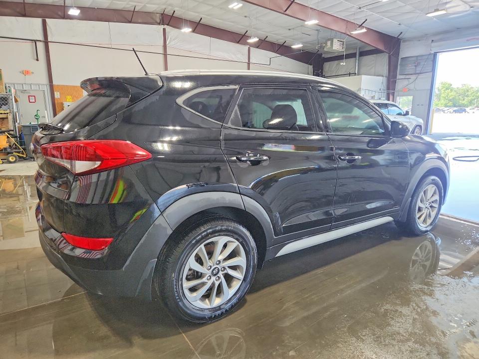 63419086 :رقم المزاد ، KM8J33A45HU454971 vin ، 2017 Hyundai Tucson مزاد بيع