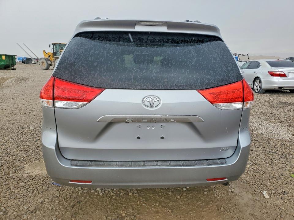 Продажа на аукционе авто 2013 Toyota Sienna, vin: 5TDYK3DC4DS351211, номер лота: 67027726