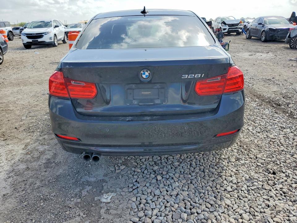 65221356 :رقم المزاد ، WBA3A5C53DF356926 vin ، 2013 Bmw 328 مزاد بيع