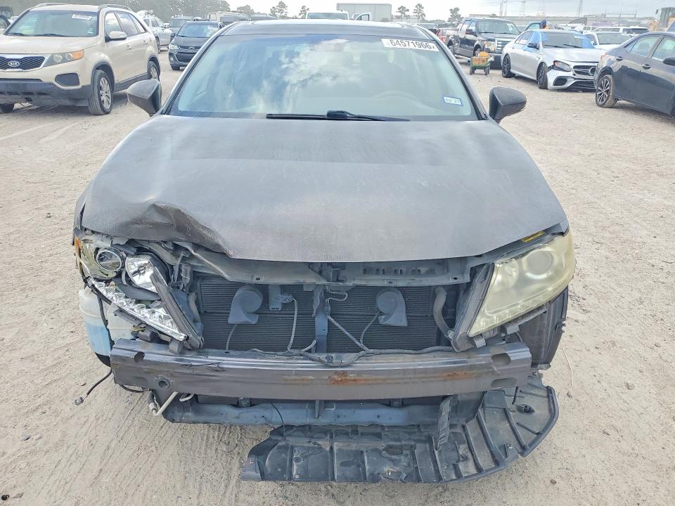 64571966 :رقم المزاد ، JTHBW1GG0D2002999 vin ، 2013 Lexus Es مزاد بيع