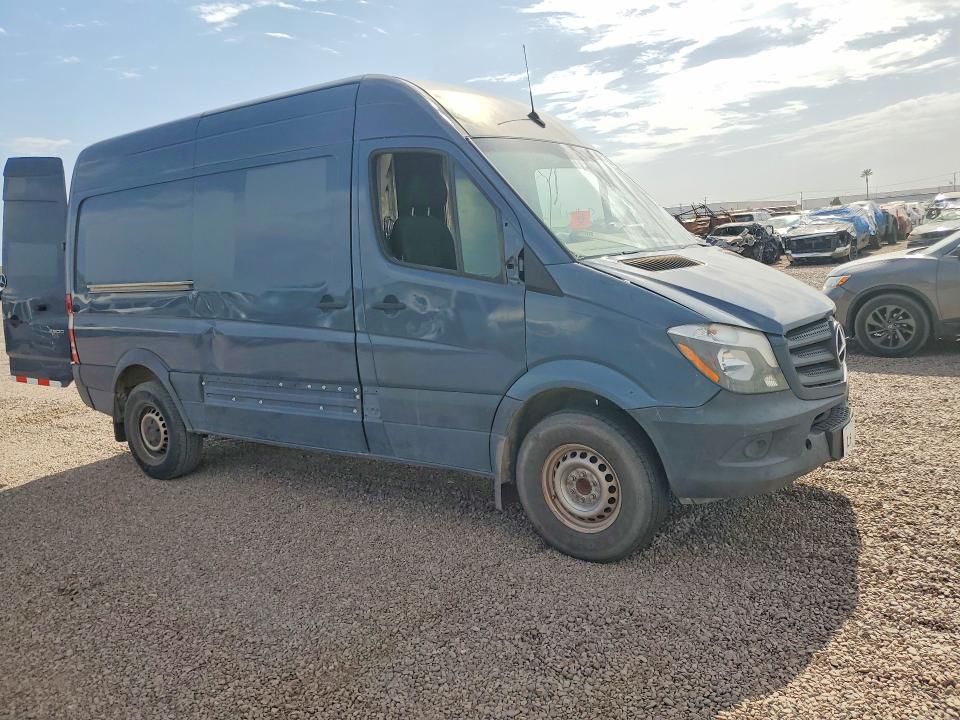 63610236 :رقم المزاد ، WD3PE7CD7JP632035 vin ، 2018 Mercedes-benz Sprinter مزاد بيع
