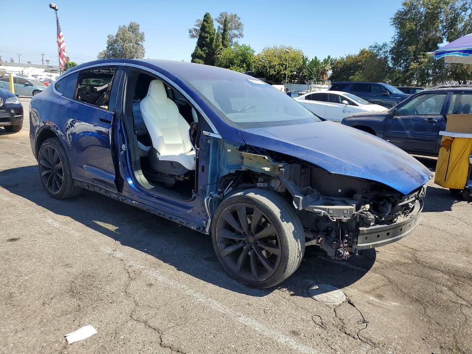 Продаж на аукціоні авто 2018 Tesla Model X, vin: 5YJXCAE27JF115946, номер лоту: 65482166