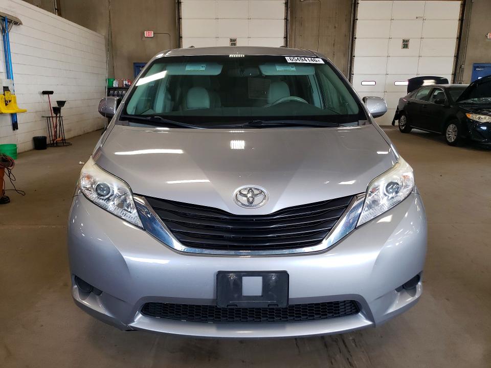 65494146 :رقم المزاد ، 5TDJK3DC0CS034042 vin ، 2012 Toyota Sienna مزاد بيع