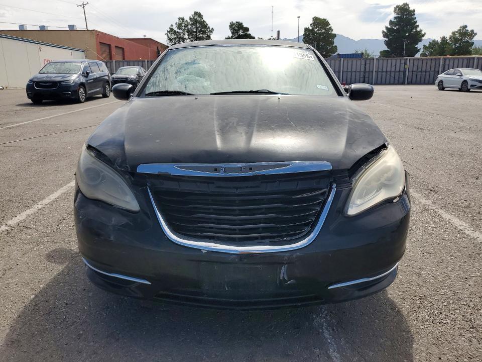 64941986 :رقم المزاد ، 1C3CCBBB7DN584585 vin ، 2013 Chrysler 200 مزاد بيع