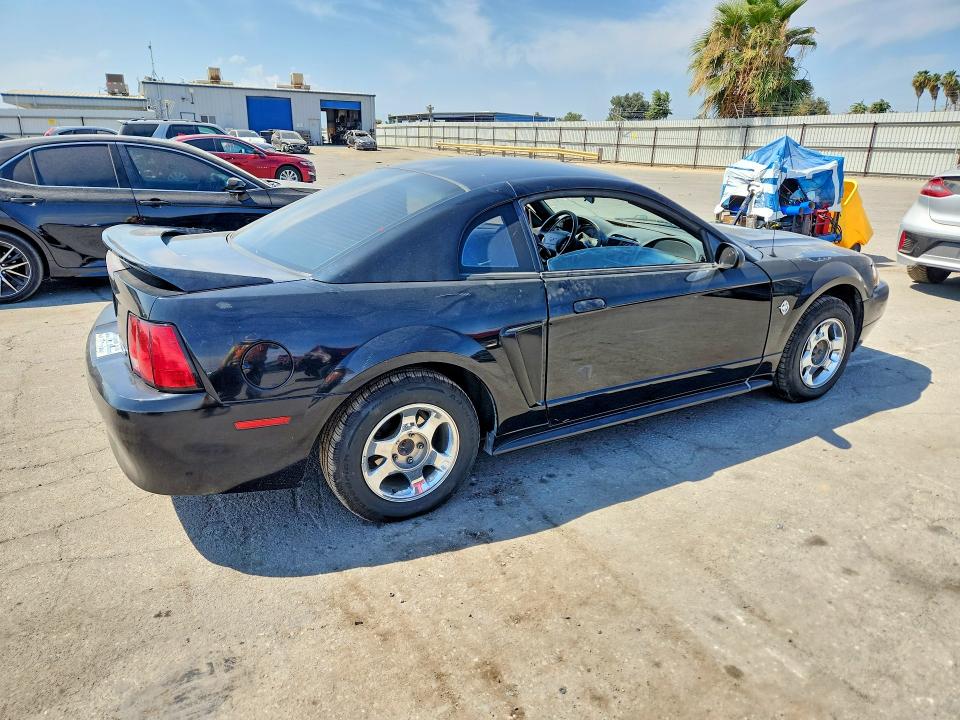 64511696 :رقم المزاد ، 1FAFP4049XF160911 vin ، 1999 Ford Mustang مزاد بيع