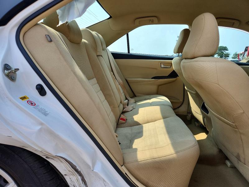 64493176 :رقم المزاد ، 4T1BF1FK4HU272640 vin ، 2017 Toyota Camry مزاد بيع
