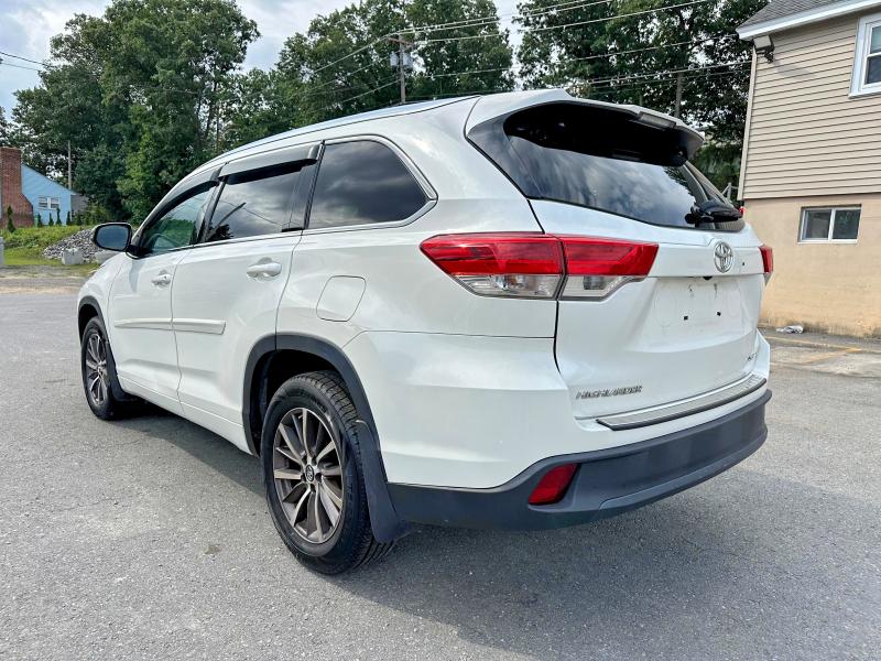 61993846 :رقم المزاد ، 5TDJZRFH2JS816010 vin ، 2018 Toyota Highlander مزاد بيع