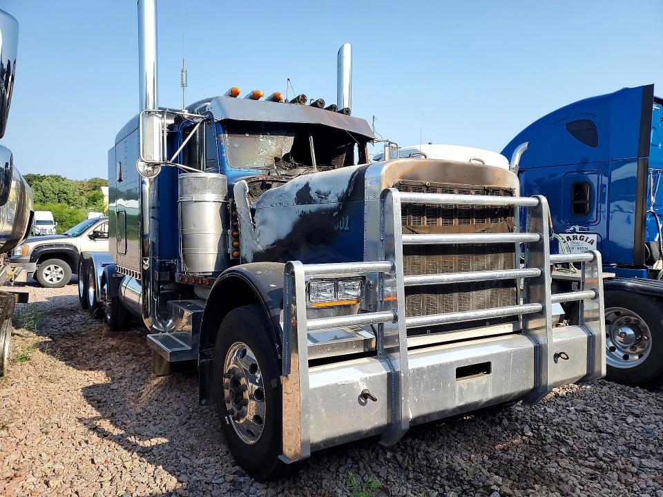 Продаж на аукціоні авто 2001 Peterbilt 379, vin: 1XP5DB9X81D563456, номер лоту: 64481896