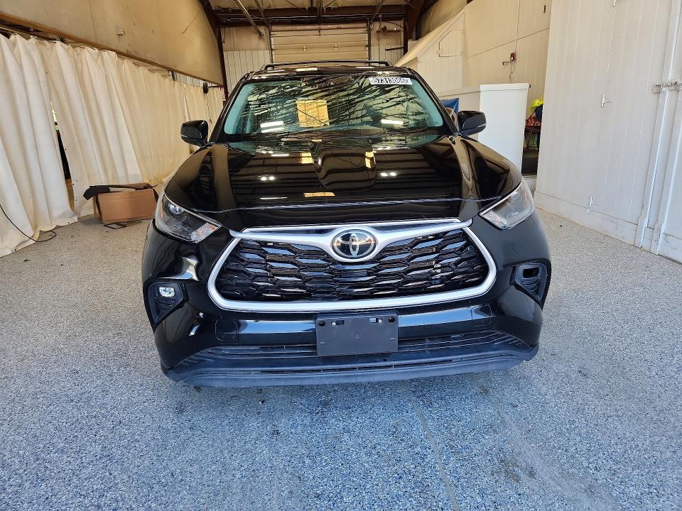 Продажа на аукционе авто 2022 Toyota Highlander, vin: 5TDZZRAH6NS097392, номер лота: 57313066