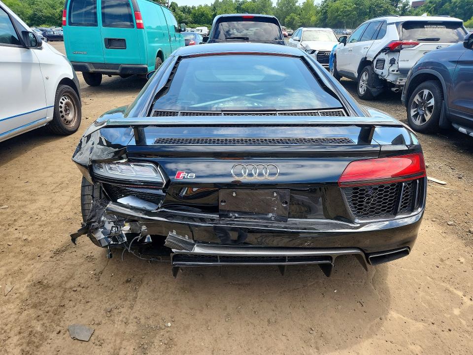Продажа на аукционе авто 2018 Audi R8, vin: WUAKBAFX8J7901285, номер лота: 63107166