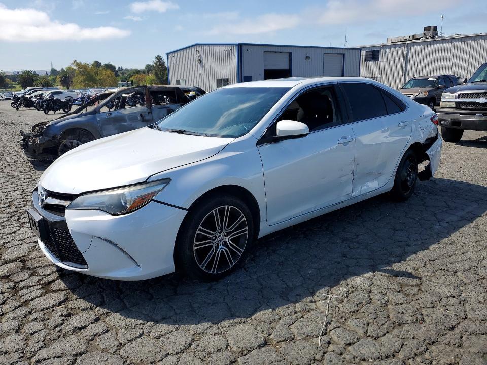 2016 Toyota Camry მანქანა იყიდება აუქციონზე, vin: 4T1BF1FK7GU184552, აუქციონის ნომერი: 64375686