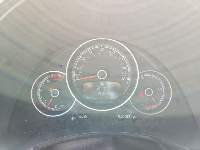 2019 Volkswagen Beetle მანქანა იყიდება აუქციონზე, vin: 3VWFD7AT6KM717323, აუქციონის ნომერი: 63687776