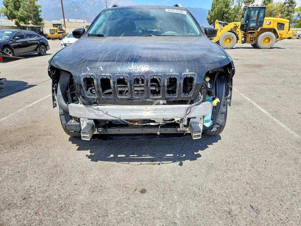 65227646 :رقم المزاد ، 1C4PJMCX8KD218954 vin ، 2019 Jeep Cherokee مزاد بيع