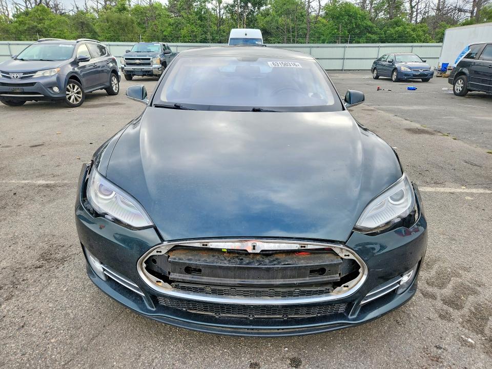 63150316 :رقم المزاد ، 5YJSA1AG0DFP12054 vin ، 2013 Tesla Model S مزاد بيع