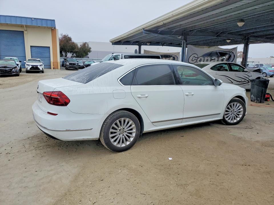 63420906 :رقم المزاد ، 1VWBT7A31HC030956 vin ، 2017 Volkswagen Passat مزاد بيع