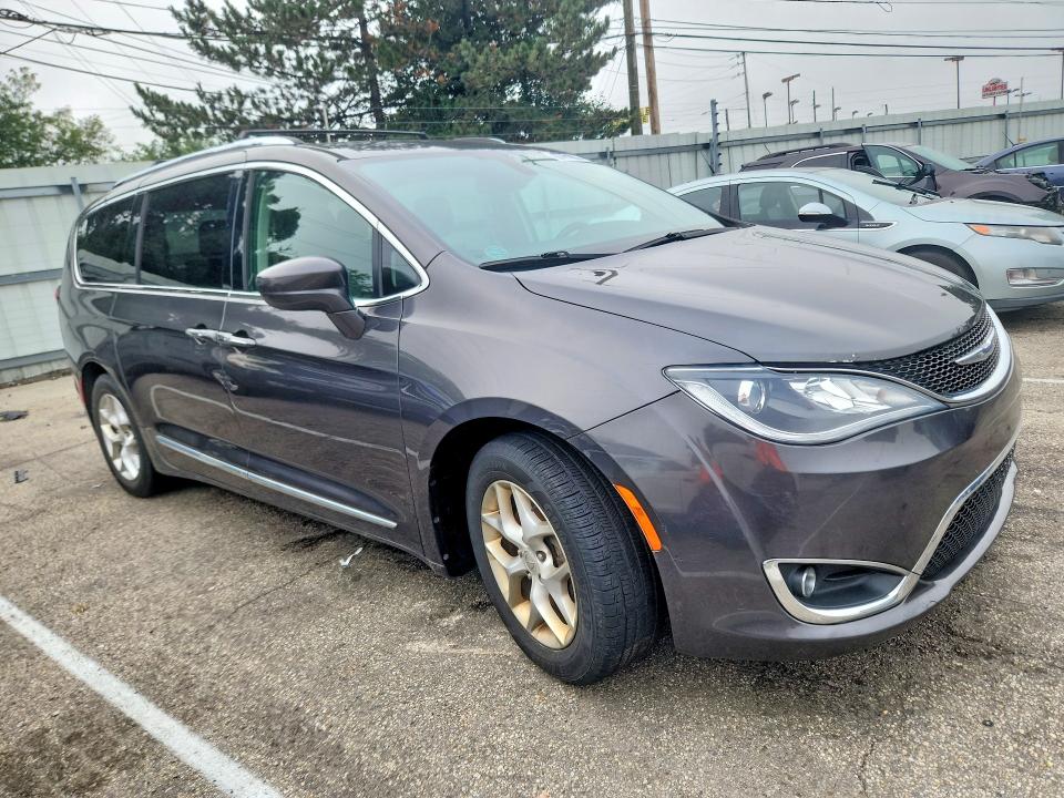 Продажа на аукционе авто 2018 Chrysler Pacifica, vin: 2C4RC1EG4JR271189, номер лота: 63791886