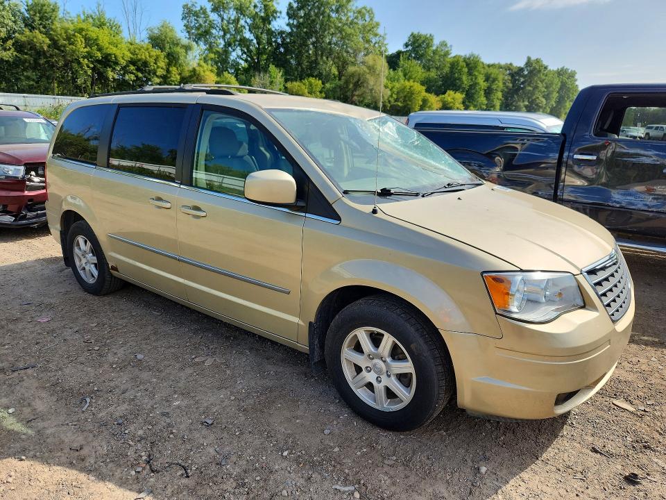 2010 Chrysler Town & Country მანქანა იყიდება აუქციონზე, vin: 2A4RR5D17AR380808, აუქციონის ნომერი: 65865196