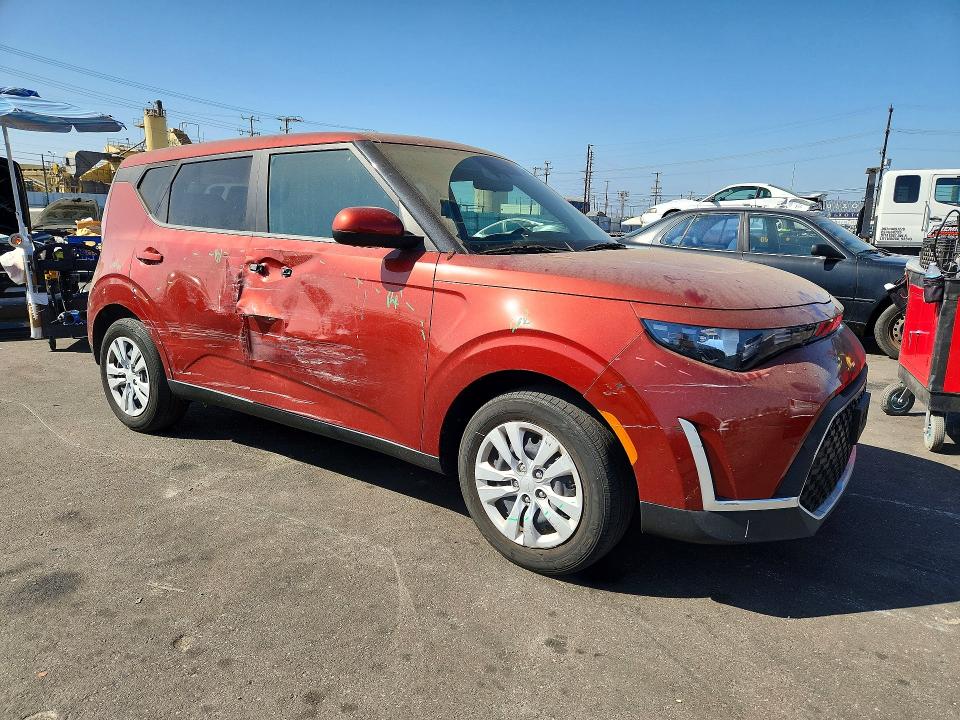 63746576 :رقم المزاد ، KNDJ23AU2P7851381 vin ، 2023 Kia Soul مزاد بيع