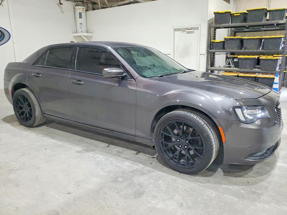 64045736 :رقم المزاد ، 2C3CCAGG7KH698462 vin ، 2019 Chrysler 300 مزاد بيع