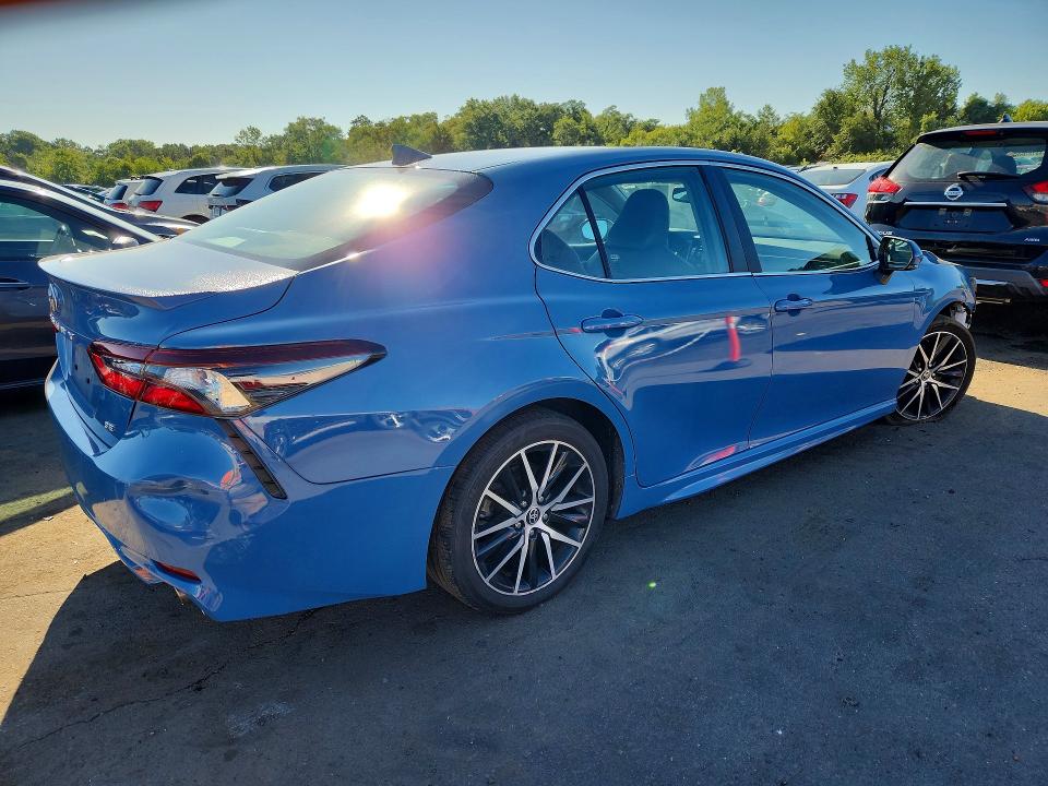 65466486 :رقم المزاد ، 4T1T11AK4PU093961 vin ، 2023 Toyota Camry مزاد بيع