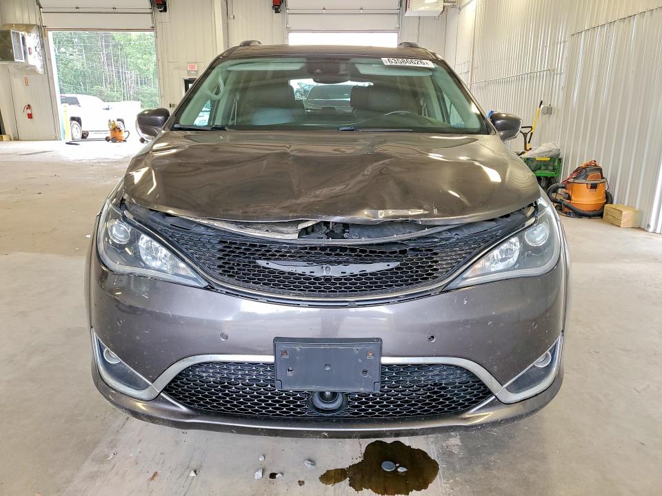 63586626 :رقم المزاد ، 2C4RC1EG5HR623657 vin ، 2017 Chrysler Pacifica مزاد بيع