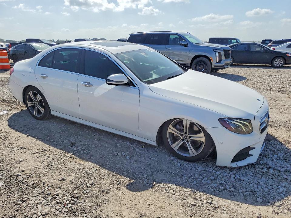 65741416 :رقم المزاد ، WDDZF4JB1KA543714 vin ، 2019 Mercedes-benz E مزاد بيع