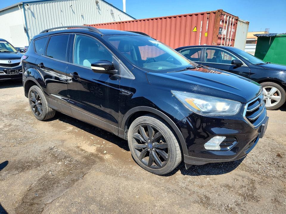 Продаж на аукціоні авто 2017 Ford Escape, vin: 1FMCU0J91HUE58760, номер лоту: 63371546