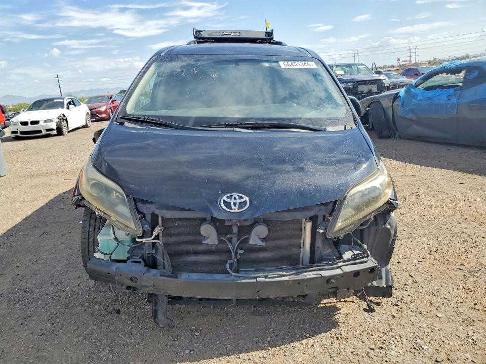 2017 Toyota Sienna მანქანა იყიდება აუქციონზე, vin: 5TDXZ3DC8HS821303, აუქციონის ნომერი: 66451346