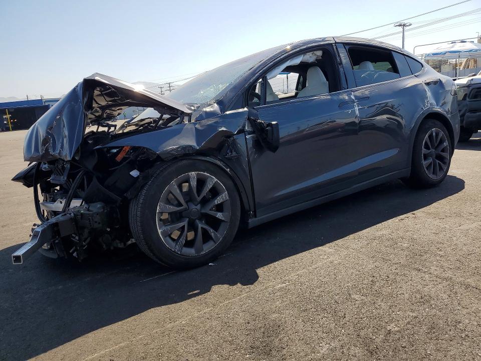2023 Tesla Model X მანქანა იყიდება აუქციონზე, vin: 7SAXCBE57PF422075, აუქციონის ნომერი: 63947236