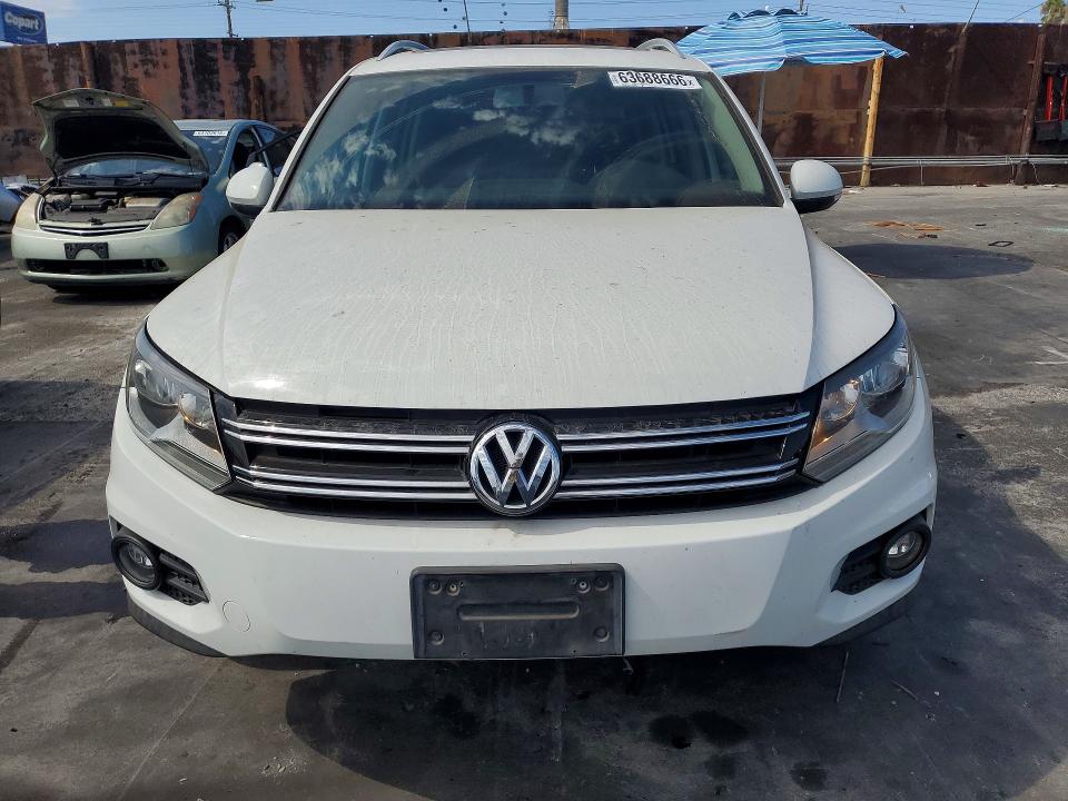 63688666 :رقم المزاد ، WVGAV3AX4EW560199 vin ، 2014 Volkswagen Tiguan مزاد بيع