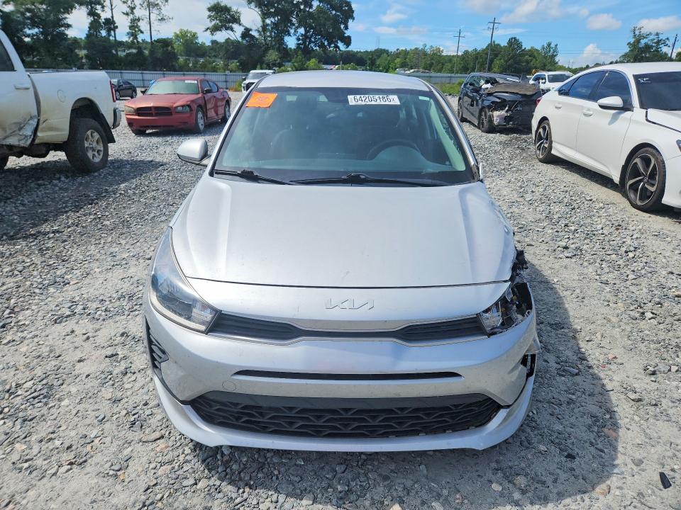 2022 Kia Rio მანქანა იყიდება აუქციონზე, vin: 3KPA24AD3NE435083, აუქციონის ნომერი: 64205186