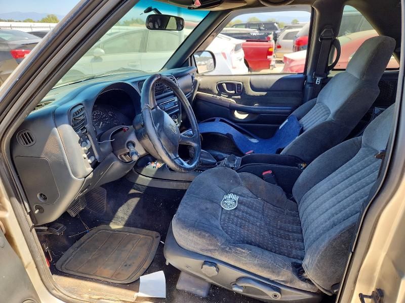 65858756 :رقم المزاد ، 1GNCT18W52K142894 vin ، 2002 Chevrolet Blazer مزاد بيع