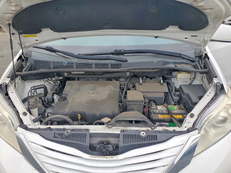 Aukcja sprzedaży 2015 Toyota Sienna, vin: 5TDKK3DCXFS677393, numer aukcji: 64946576