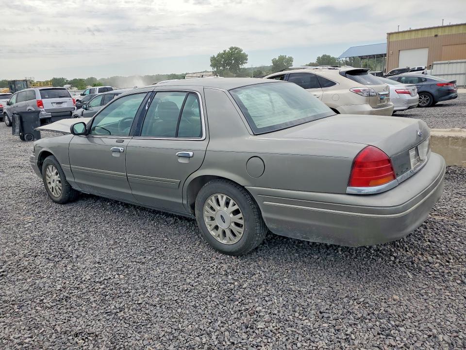 65216366 :رقم المزاد ، 2FAFP74W43X130761 vin ، 2003 Ford Crown Victoria مزاد بيع