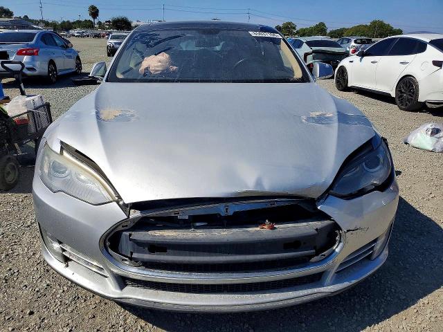 65037106 :رقم المزاد ، 5YJSA1H18EFP51512 vin ، 2014 Tesla Model S مزاد بيع