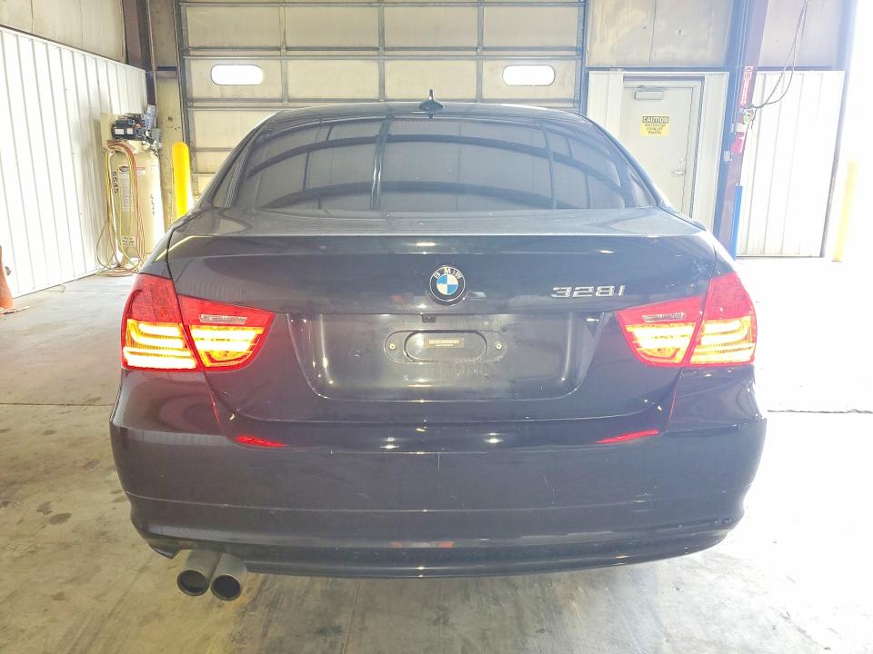 63666526 :رقم المزاد ، WBAPK7C55BF086198 vin ، 2011 Bmw 328 مزاد بيع