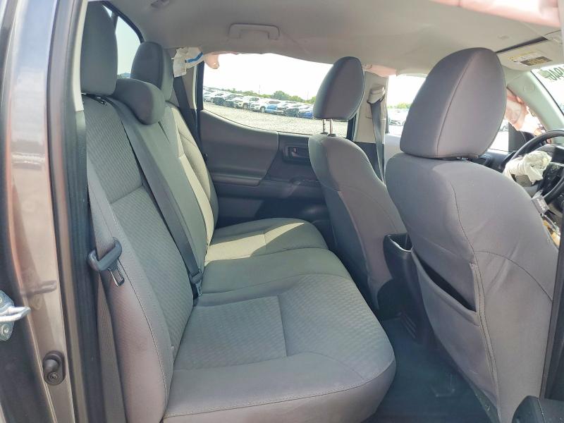 61454946 :رقم المزاد ، 5TFCZ5AN8MX277552 vin ، 2021 Toyota Tacoma مزاد بيع