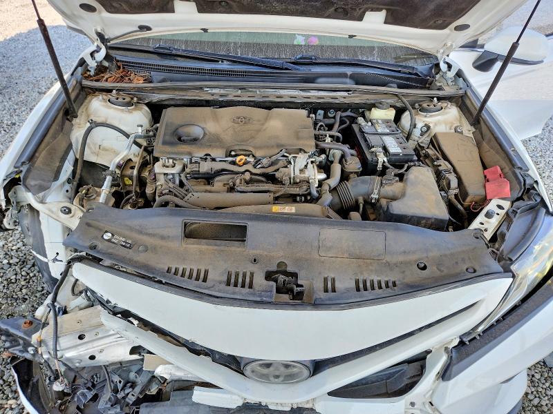 64429176 :رقم المزاد ، 4T1B11HK1JU035136 vin ، 2018 Toyota Camry مزاد بيع