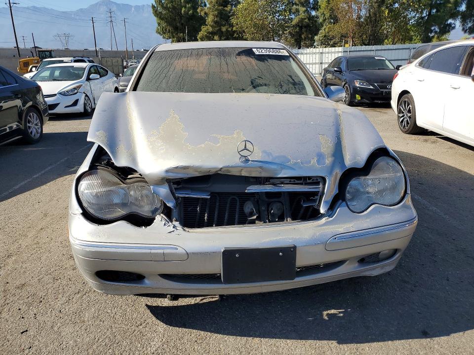2004 Mercedes-benz C მანქანა იყიდება აუქციონზე, vin: WDBRF61J04A622838, აუქციონის ნომერი: 62396886
